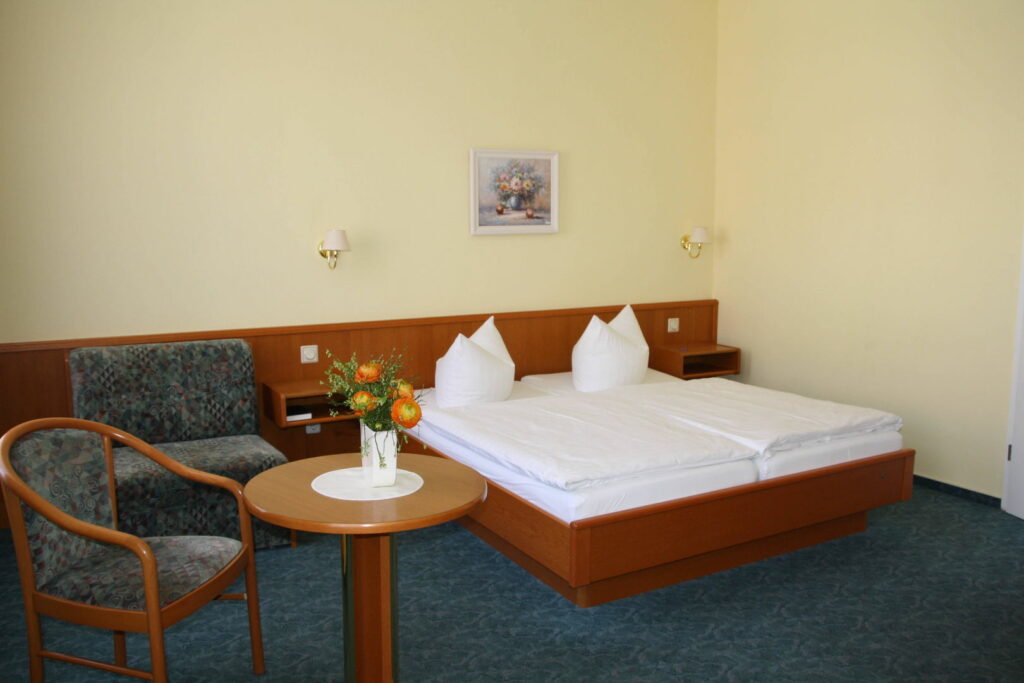 Zimmer Pension & Café Huth in Neuruppin Zimmer Pension & Café Huth in Neuruppin